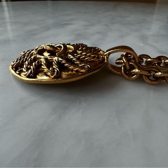 Vintage Chanel Fall 1994 Sunburst Pendant; Gold Metal Medallion Chain Necklace - Picture 11 of 11